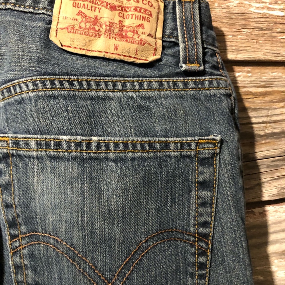 Levi’s 559 relaxed straight fit jeans. 34/32.